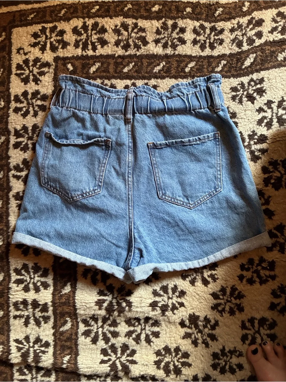 Vintage Style Button-Front Light Blue Denim Shorts - Picture 2 of 3